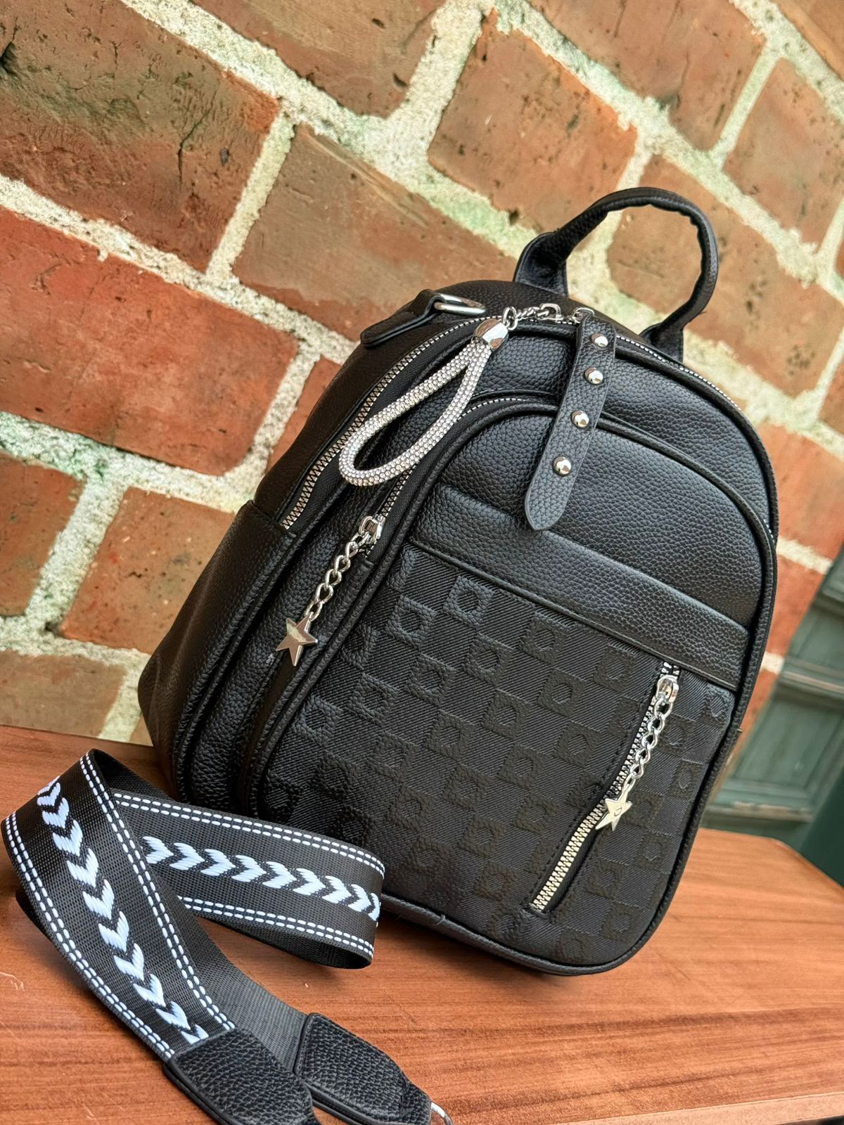 Morral Importado Bélgica – Cuero Sintético con Correa Manos Libres