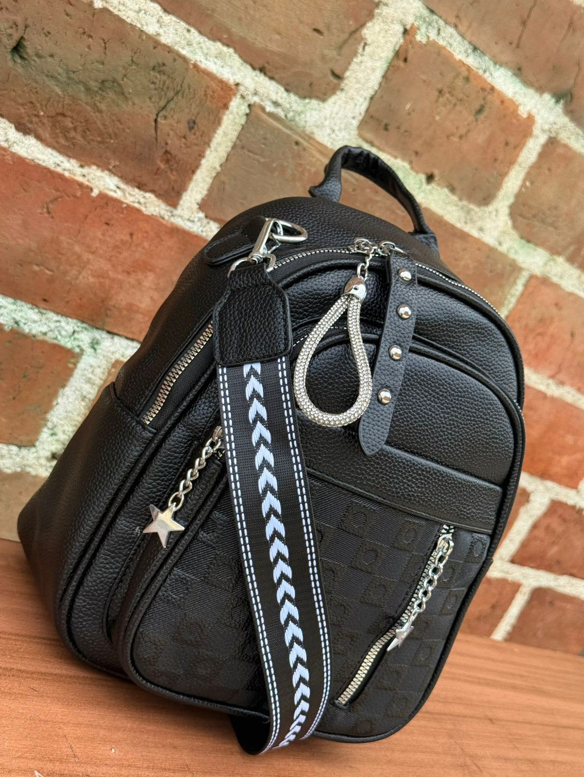 Morral Importado Bélgica – Cuero Sintético con Correa Manos Libres