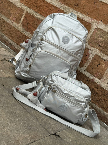 Combo Grande Predesting – Morral + Bolso Manos Libres Metalizado