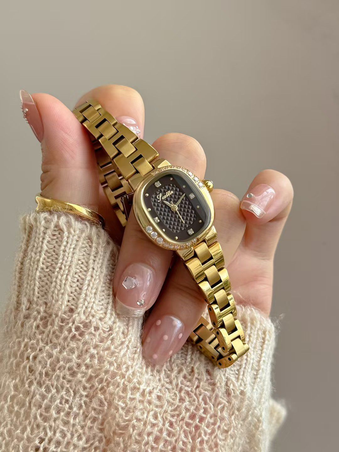 Reloj Scottie para Dama con Manilla Metálica