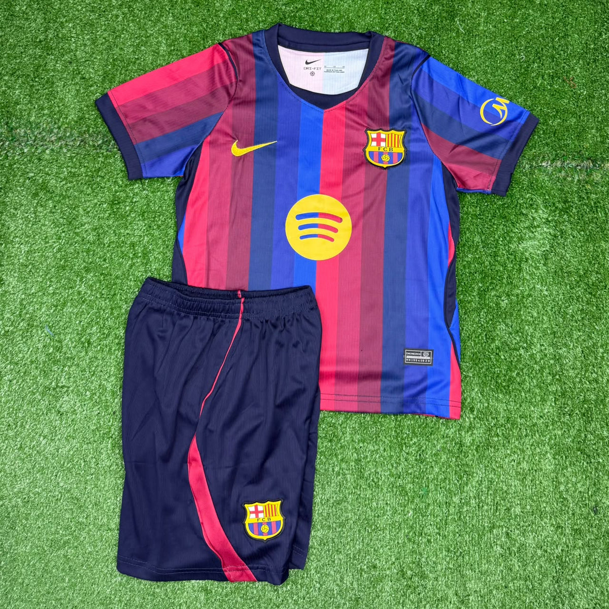 Conjunto de fútbol para niño | Camiseta y pantaloneta