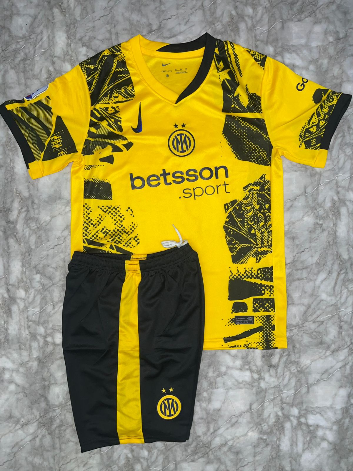 Conjunto de fútbol para niño | Camiseta y pantaloneta
