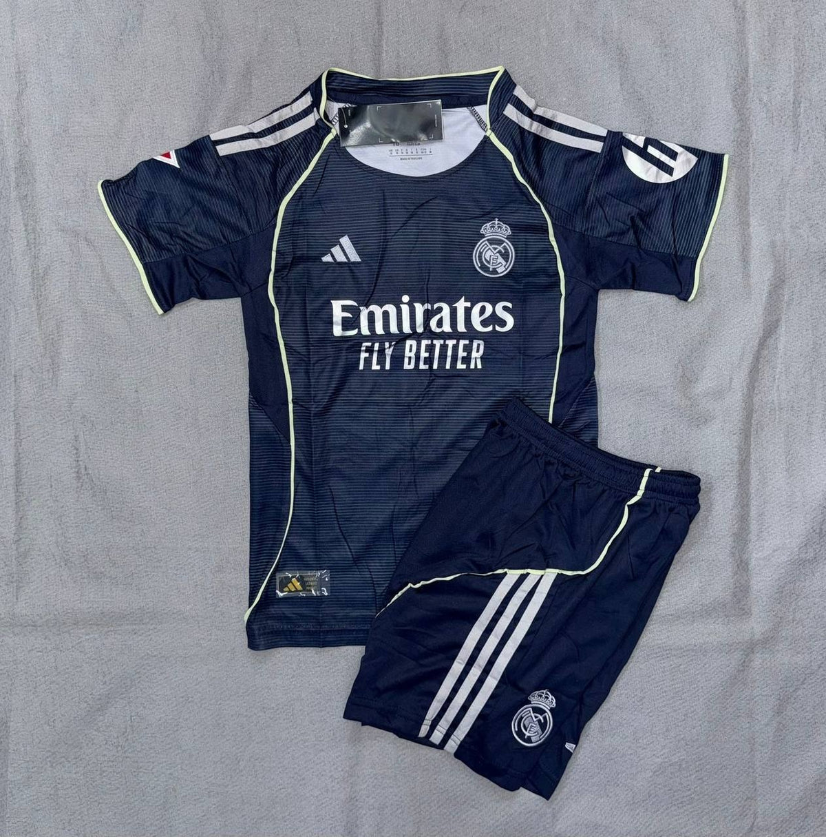 Conjunto de fútbol para niño | Camiseta y pantaloneta