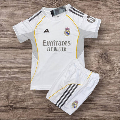 Conjunto de fútbol para niño | Camiseta y pantaloneta