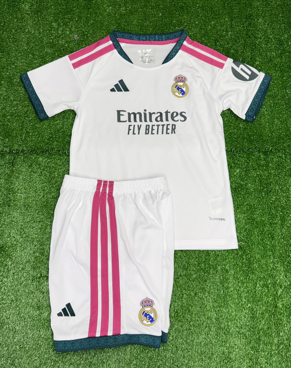 Conjunto de fútbol para niño | Camiseta y pantaloneta